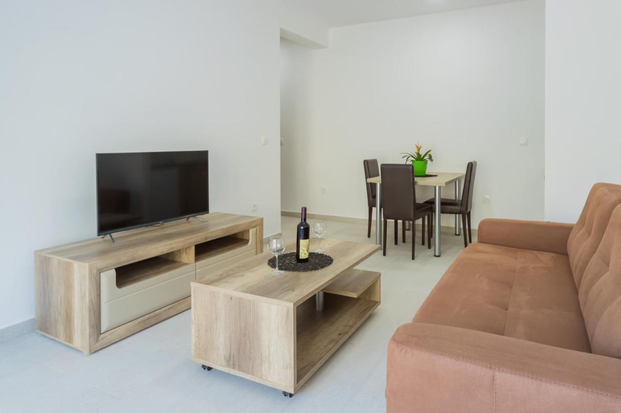 Grejm Lux Family Petrovac