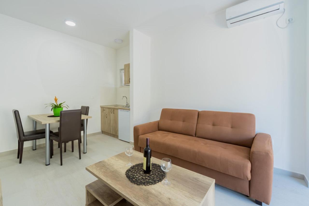Grejm Lux Family * Petrovac