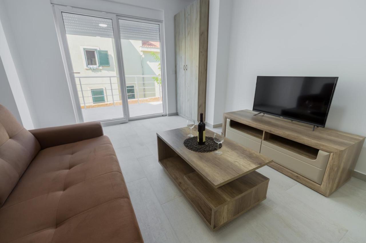 Grejm Lux Family Апартаменти Petrovac