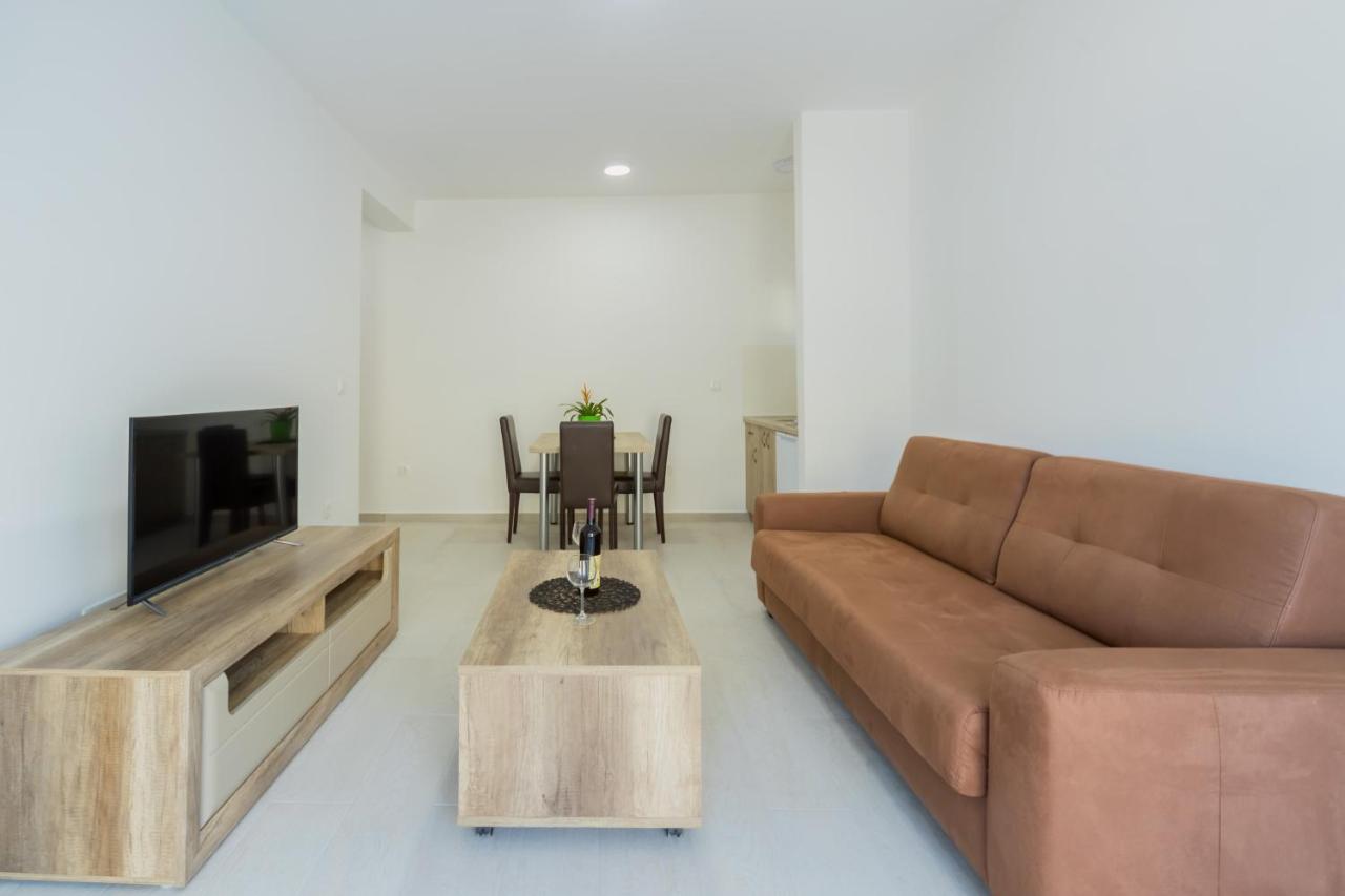 Апартаменти Grejm Lux Family Petrovac